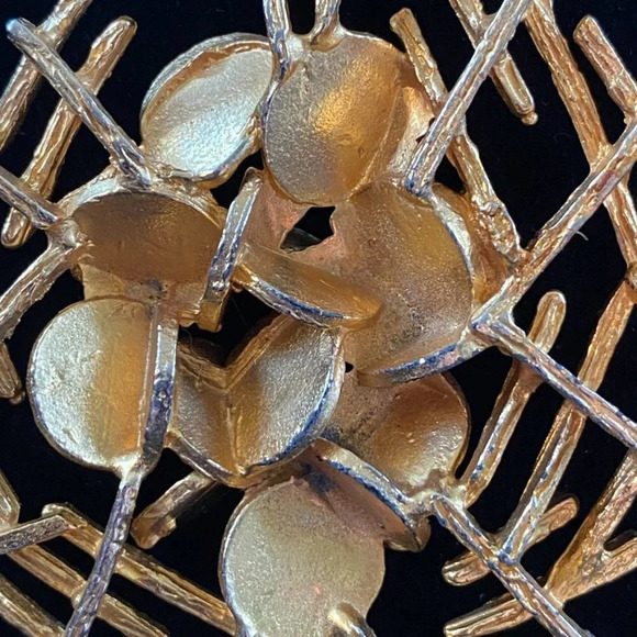 Brutalist Gold Tone Plated Abstract Modernist Necklace with Faceted Black Beads - Picture 6 of 12